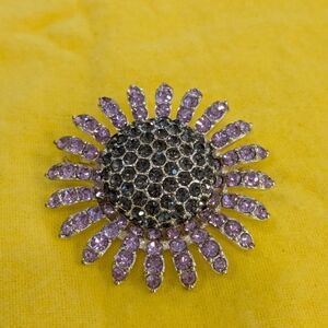 Vintage 2004d Signed Napier Elegant Purple And Gray Rhinestone Brooch